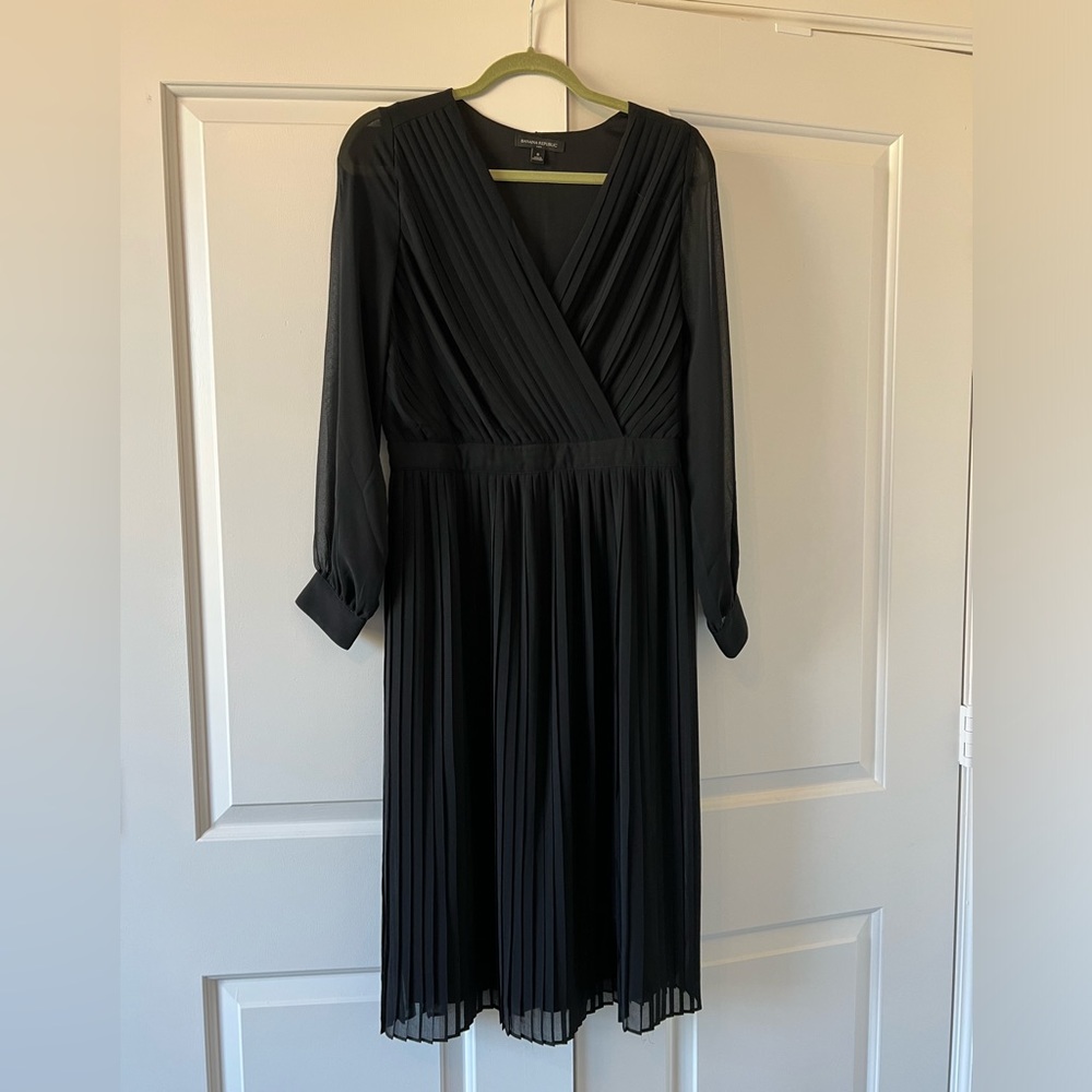 Banana Republic Pleated Dress - Black - Small